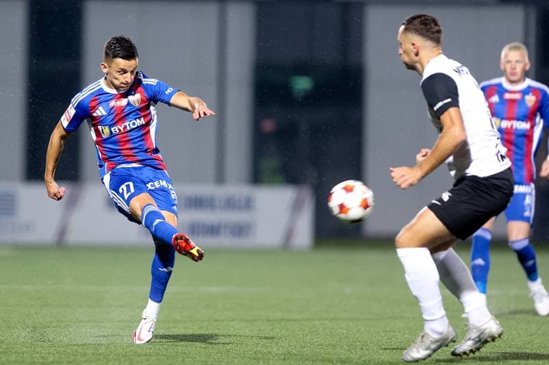 Football. Betclic I liga. Polonia Bytom - Puszcza Niepolomice. 04.10.2025