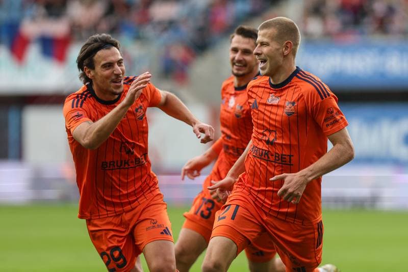 Football. PKO BP Ekstraklasa. Piast Gliwice - Bruk-Bet Termalica Nieciecza. 27.09.2025