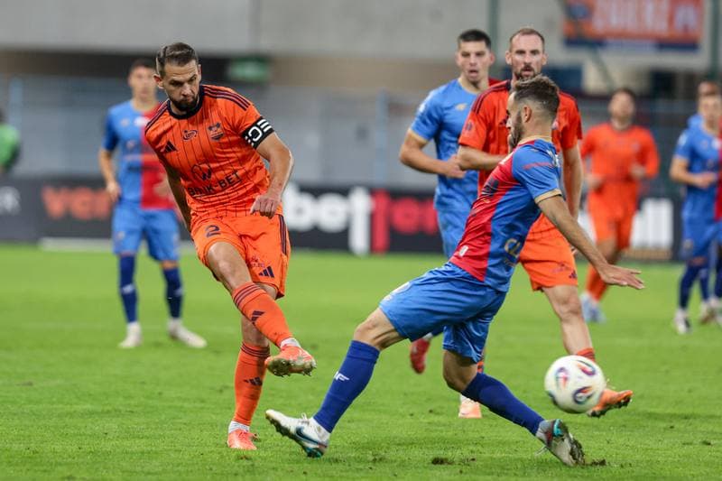 Football. PKO BP Ekstraklasa. Piast Gliwice - Bruk-Bet Termalica Nieciecza. 27.09.2025