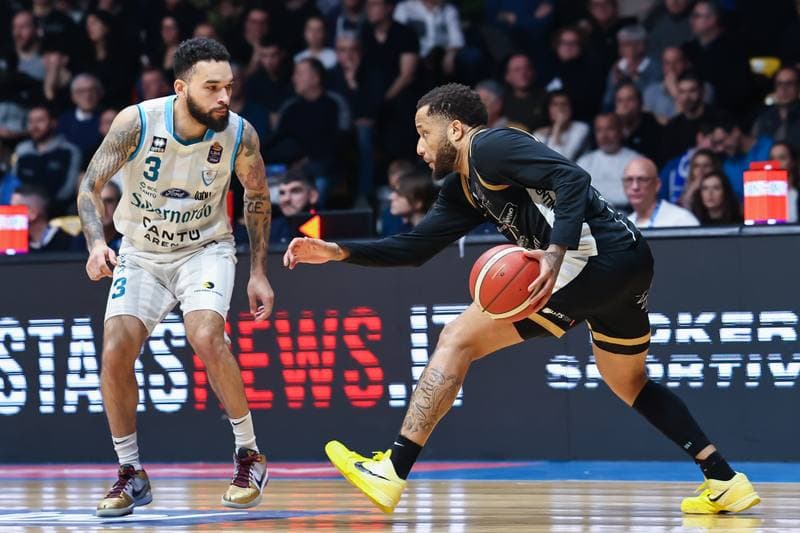 Basketball. LBA Lega Basket Serie A. Acqua S.Bernardo Cantu - Dolomiti Energia Trentino. 15.02.2026