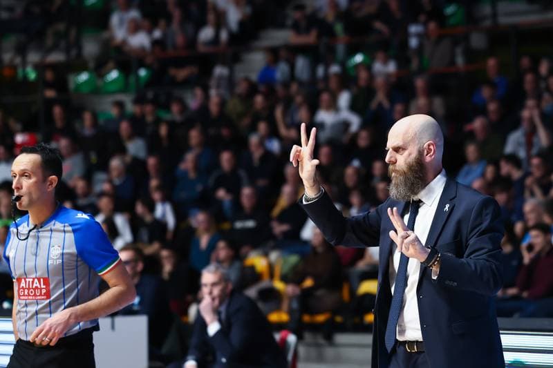 Basketball. LBA Lega Basket Serie A. Acqua S.Bernardo Cantu - Dolomiti Energia Trentino. 15.02.2026