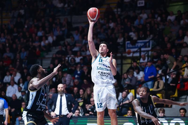 Basketball. LBA Lega Basket Serie A. Acqua S.Bernardo Cantu - Dolomiti Energia Trentino. 15.02.2026