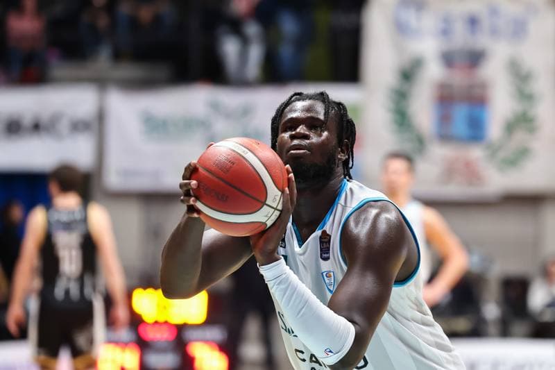Basketball. LBA Lega Basket Serie A. Acqua S.Bernardo Cantu - Dolomiti Energia Trentino. 15.02.2026