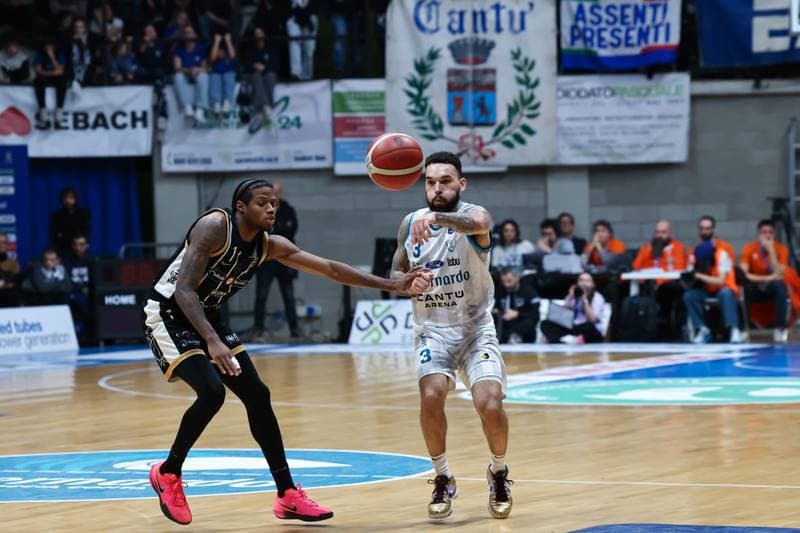 Basketball. LBA Lega Basket Serie A. Acqua S.Bernardo Cantu - Dolomiti Energia Trentino. 15.02.2026