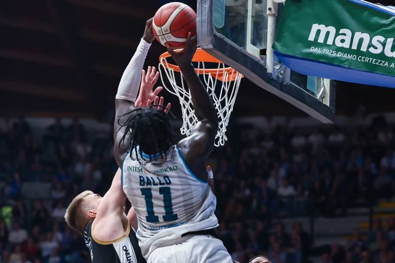 Basketball. LBA Lega Basket Serie A. Acqua S.Bernardo Cantu - Dolomiti Energia Trentino. 15.02.2026