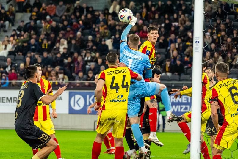 Football. PKO BP Ekstraklasa. Pogon Szczecin - Korona Kielce. 16.03.2026