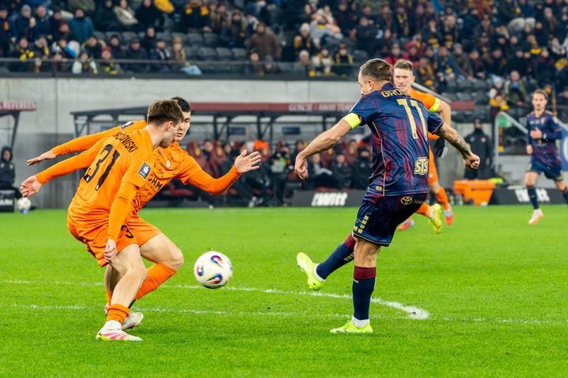 Football. PKO BP Ekstraklasa. Pogon Szczecin - Zaglebie Lubin. 24.11.2025