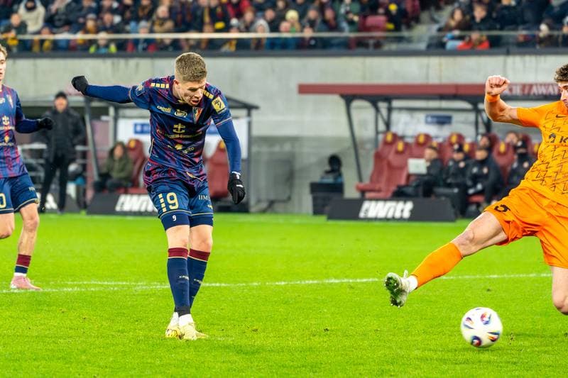 Football. PKO BP Ekstraklasa. Pogon Szczecin - Zaglebie Lubin. 24.11.2025