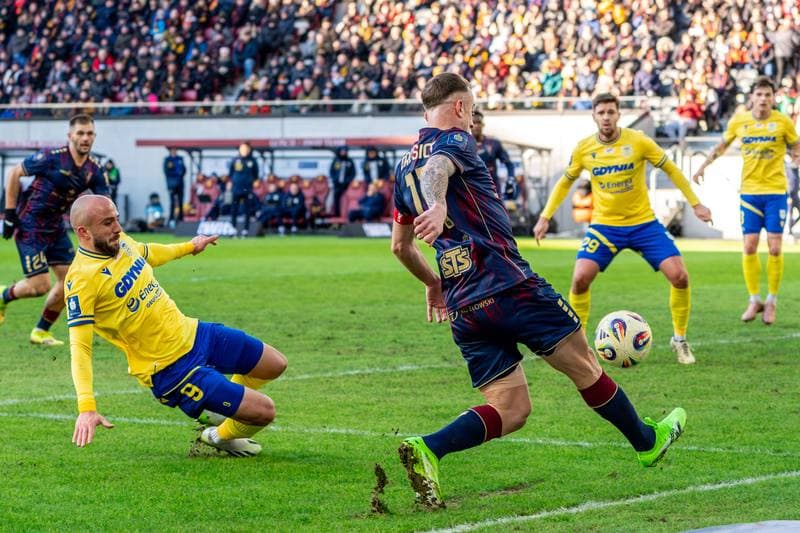 Football. PKO BP Ekstraklasa. Pogon Szczecin - Arka Gdynia. 15.02.2026