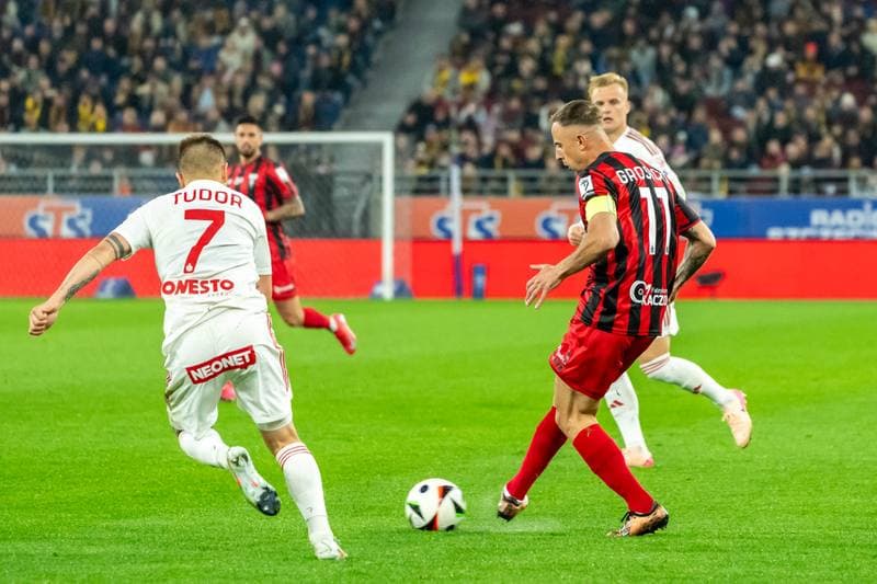Football. PKO BP Ekstraklasa. Pogon Szczecin - Rakow Czestochowa. 19.04.2025