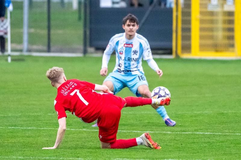 Football. Betclick 2 Liga. Swit Szczecin - Wisla Pulawy. 11.04.2025