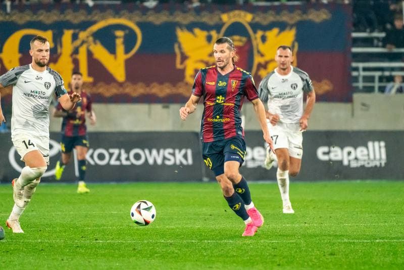 Football. PKO BP Ekstraklasa. Pogon Szczecin - Puszcza Niepolomice. 25.10.2024