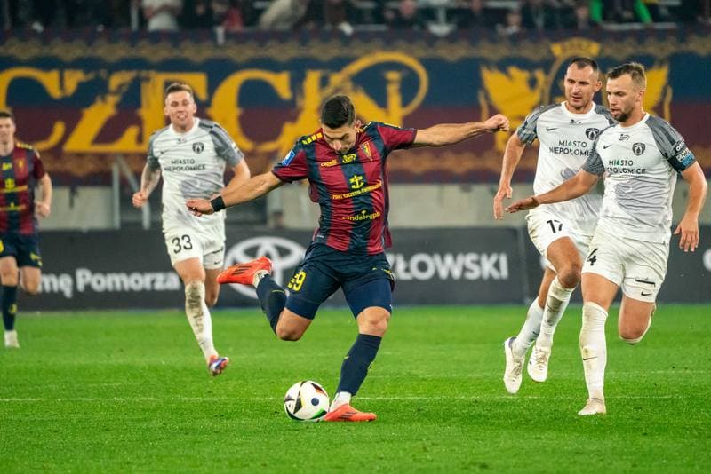 Football. PKO BP Ekstraklasa. Pogon Szczecin - Puszcza Niepolomice. 25.10.2024