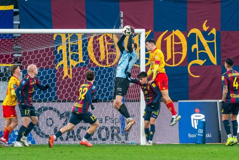 Football. PKO BP Ekstraklasa. Pogon Szczecin - Jagiellonia Bialystok. 01.12.2024