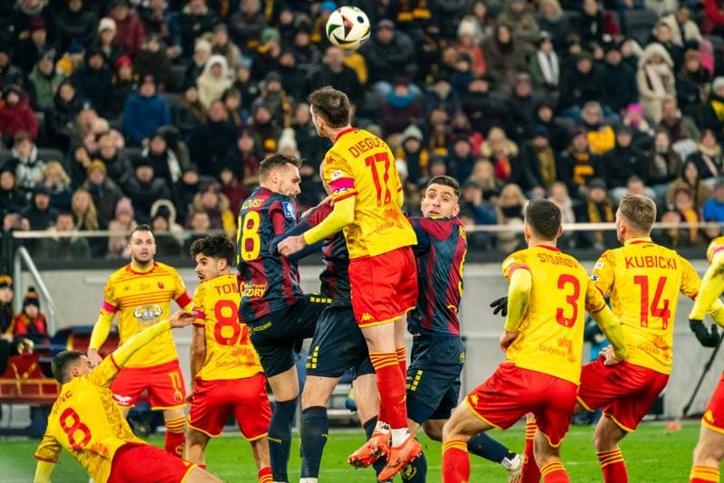 Football. PKO BP Ekstraklasa. Pogon Szczecin - Jagiellonia Bialystok. 01.12.2024