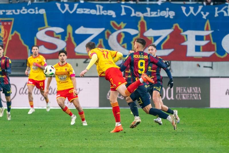 Football. PKO BP Ekstraklasa. Pogon Szczecin - Jagiellonia Bialystok. 01.12.2024