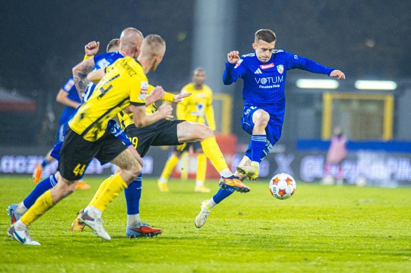Football. Betclic 1 Liga. Miedz Legnica - Wieczysta Krakow. 02.11.2025