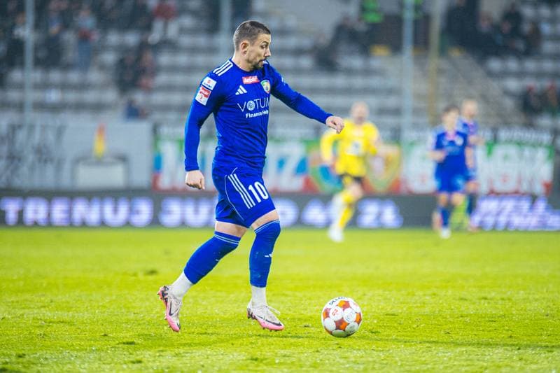 Football. Betclic 1 Liga. Miedz Legnica - Wieczysta Krakow. 02.11.2025