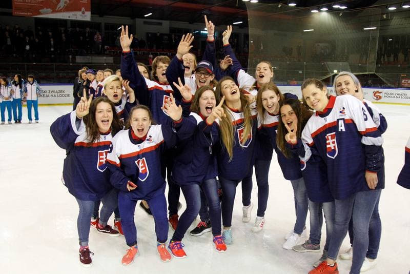 Ice Hockey. Women's World Championship. China - Poland. 14.04.2017