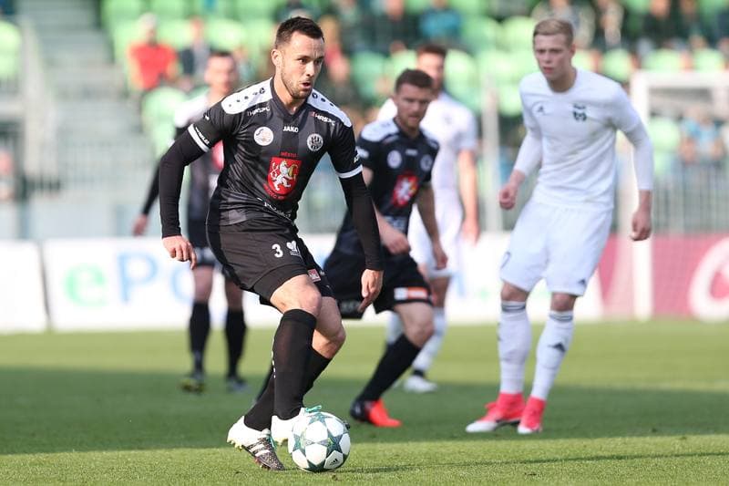 Football. ePojisteni.cz 1 liga. MFK Karvina - FC Hradec Kralove. 30.04.2017