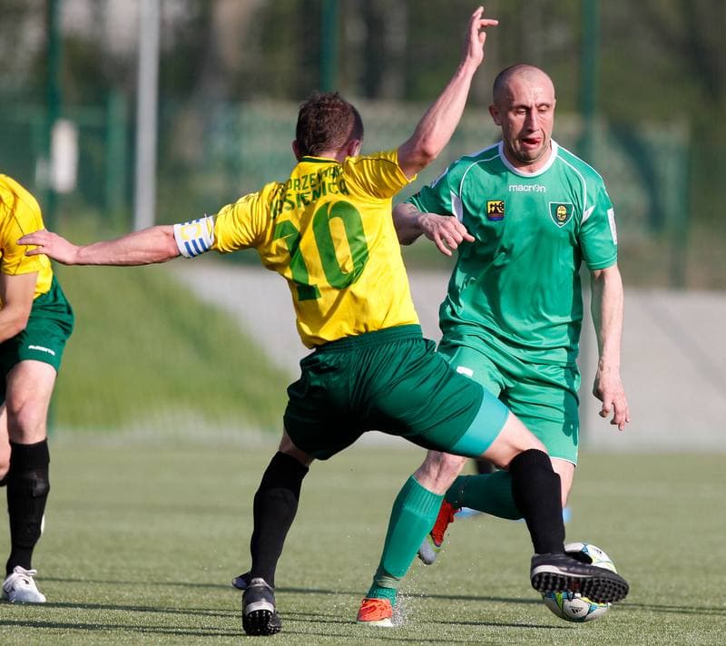 Football. IV Liga. GKS II Katowice - Drzewiarz Jasienica. 07.04.2014
