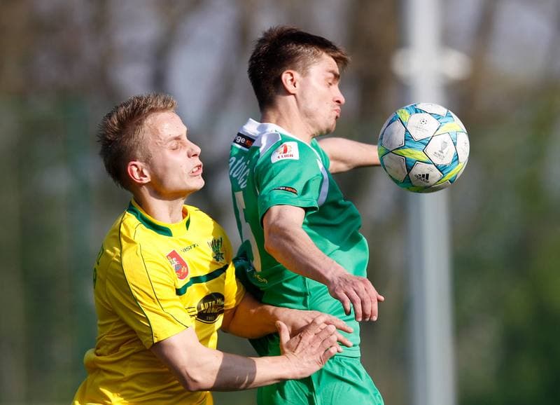 Football. IV Liga. GKS II Katowice - Drzewiarz Jasienica. 07.04.2014