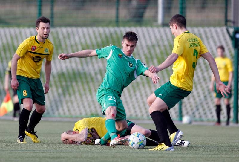 Football. IV Liga. GKS II Katowice - Drzewiarz Jasienica. 07.04.2014