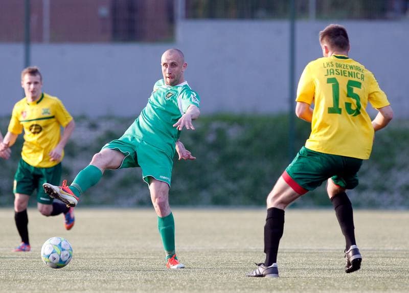 Football. IV Liga. GKS II Katowice - Drzewiarz Jasienica. 07.04.2014