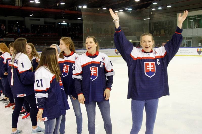 Ice Hockey. Women's World Championship. China - Poland. 14.04.2017