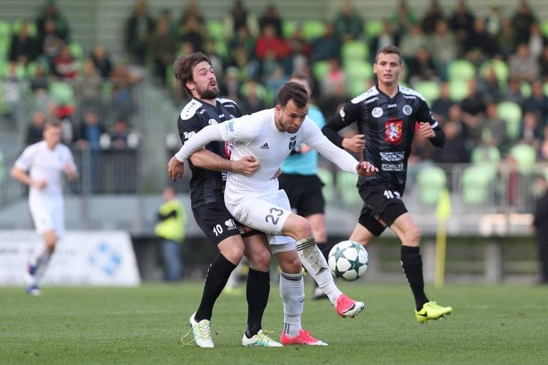 Football. ePojisteni.cz 1 liga. MFK Karvina - FC Hradec Kralove. 30.04.2017