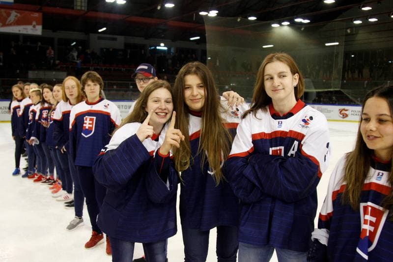 Ice Hockey. Women's World Championship. China - Poland. 14.04.2017