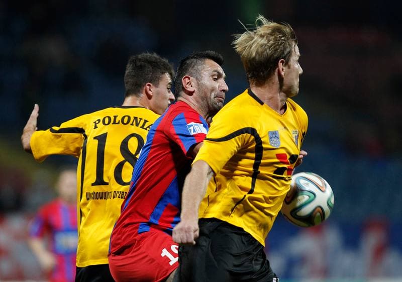 Football. III Liga Opolsko - Slaska. Polonia Bytom - Polonia Laziska Gorne. 11.11.2014