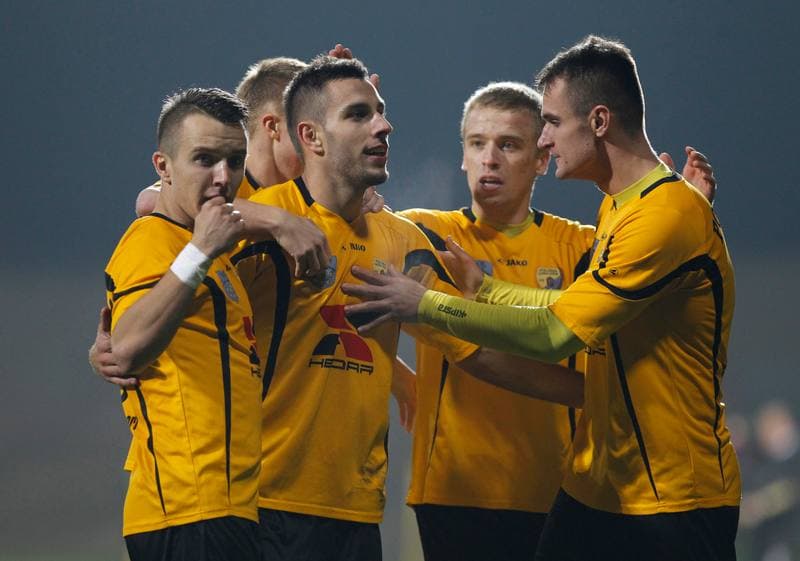 Football. III Liga Opolsko - Slaska. Polonia Bytom - Polonia Laziska Gorne. 11.11.2014