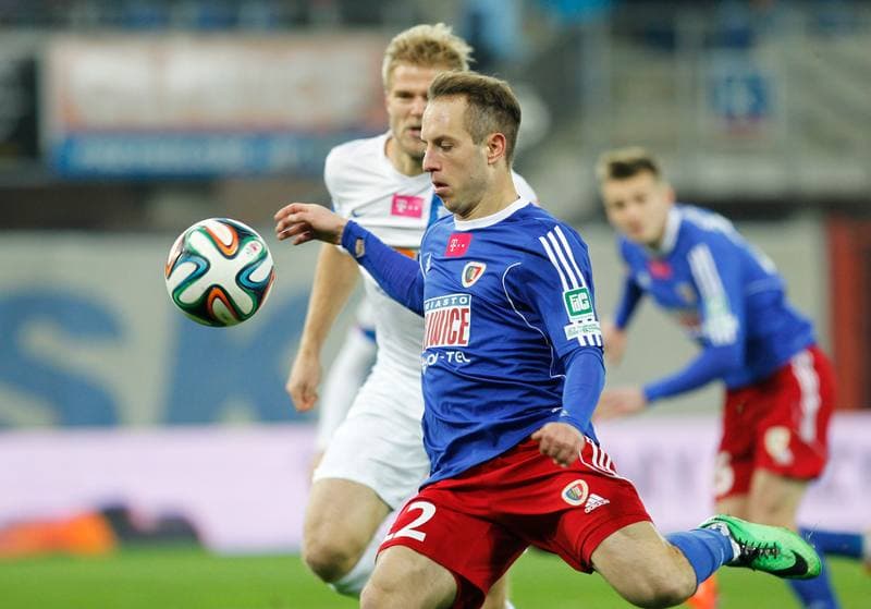 Football. T-Mobile Ekstraklasa. Piast Gliwice - Lech Poznan. 23.11.2014