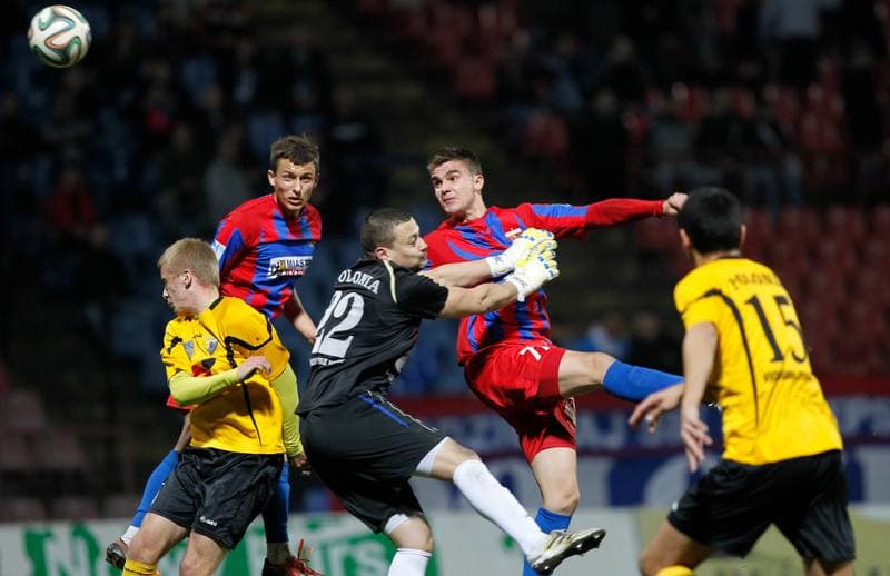 Football. III Liga Opolsko - Slaska. Polonia Bytom - Polonia Laziska Gorne. 11.11.2014