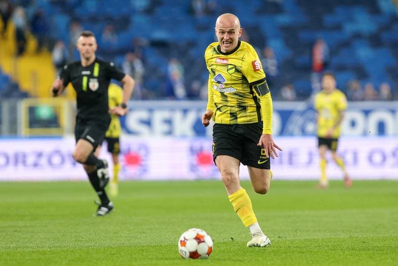 Football. Betclic I liga. Ruch Chorzow - Wieczysta Krakow. 11.04.2026