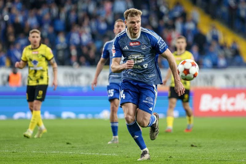 Football. Betclic I liga. Ruch Chorzow - Wieczysta Krakow. 11.04.2026