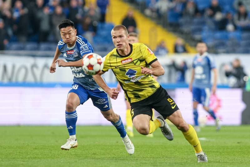 Football. Betclic I liga. Ruch Chorzow - Wieczysta Krakow. 11.04.2026