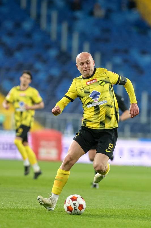 Football. Betclic I liga. Ruch Chorzow - Wieczysta Krakow. 11.04.2026