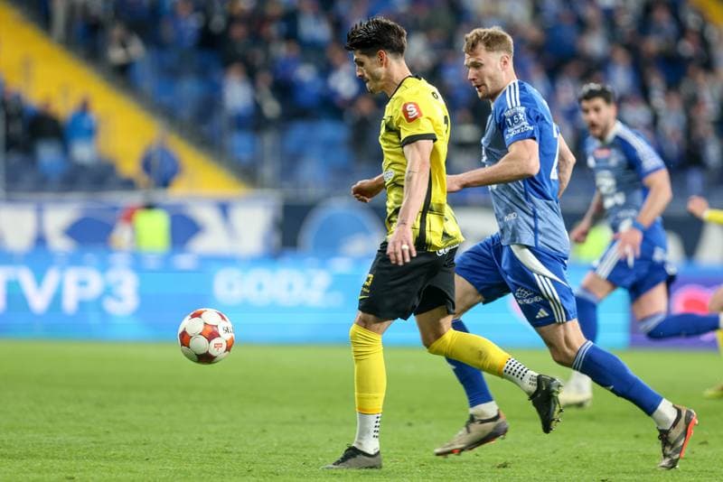 Football. Betclic I liga. Ruch Chorzow - Wieczysta Krakow. 11.04.2026
