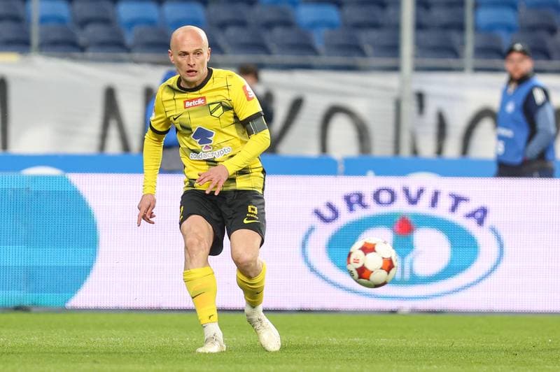 Football. Betclic I liga. Ruch Chorzow - Wieczysta Krakow. 11.04.2026