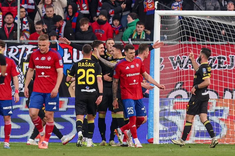 Football. STS Puchar Polski. Rakow Czestochowa - GKS Katowice. 09.04.2026