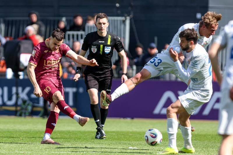 Football. PKO BP Ekstraklasa. Bruk-Bet Termalica Nieciecza - Piast Gliwice. 06.04.2026