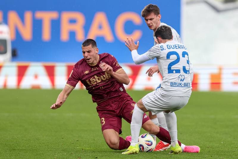 Football. PKO BP Ekstraklasa. Bruk-Bet Termalica Nieciecza - Piast Gliwice. 06.04.2026