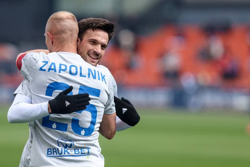 Football. PKO BP Ekstraklasa. Bruk-Bet Termalica Nieciecza - Piast Gliwice. 06.04.2026