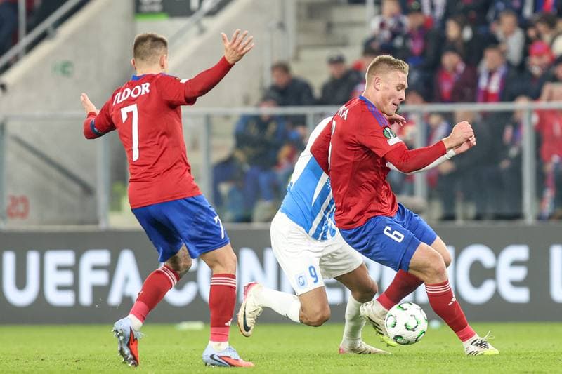Football. UEFA Conference League. Rakow Czestochowa - Universitatea Craiova. 02.10.2025