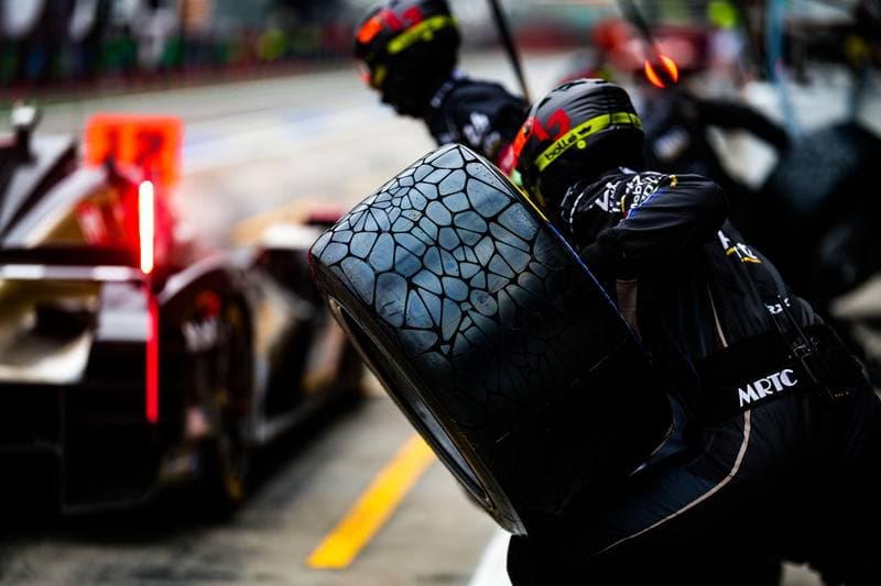 Motorsport. FIA WEC. Prologue. 13.04.2026