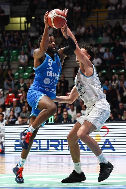 Basketball. Italian Basketball Serie A. Acqua S.Bernardo Cantu - Banco di Sardegna Sassari. 04.04.2026
