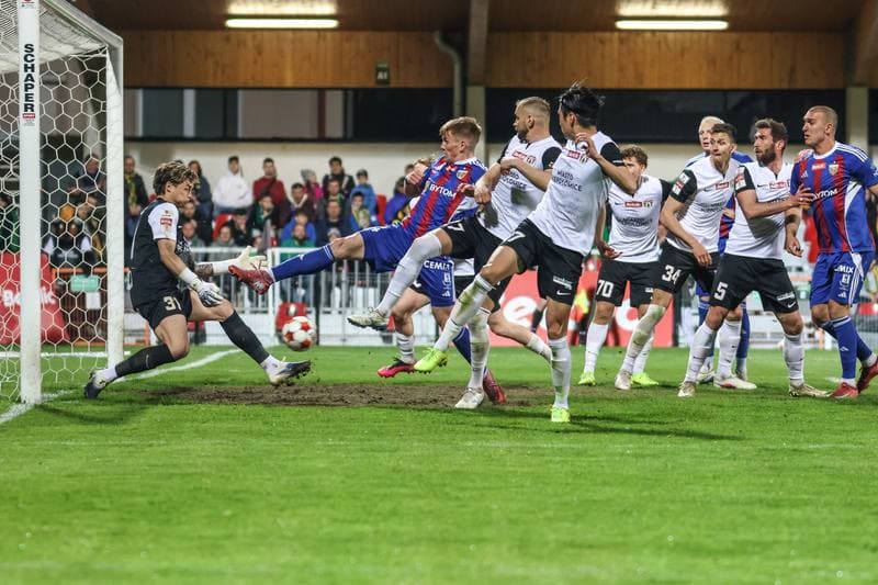 Football. Betclic I Liga. Puszcza Niepolomice - Polonia Bytom. 18.04.2026