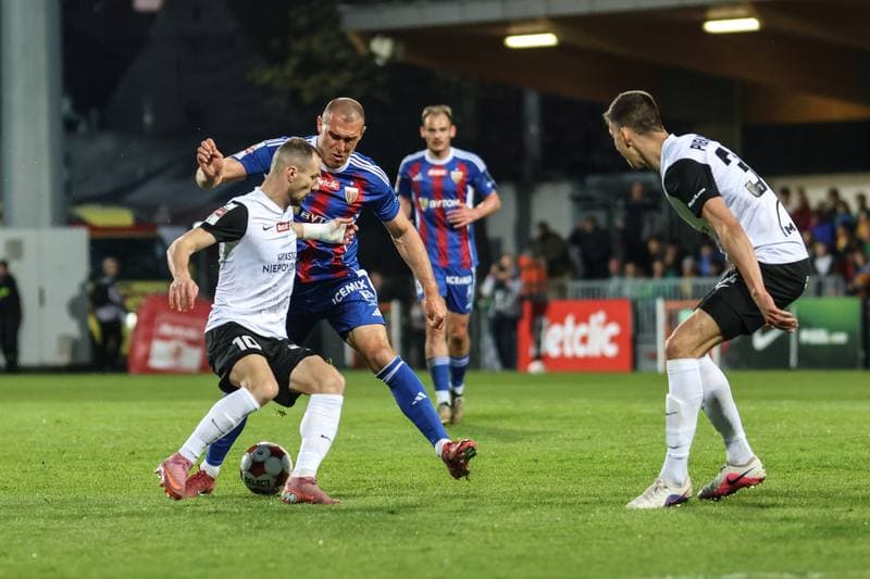 Football. Betclic I Liga. Puszcza Niepolomice - Polonia Bytom. 18.04.2026